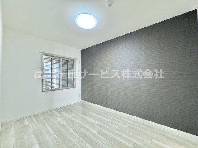 【寝室】 | シティライフ豊橋前田町 中古マンション | 広くて明るい寝室