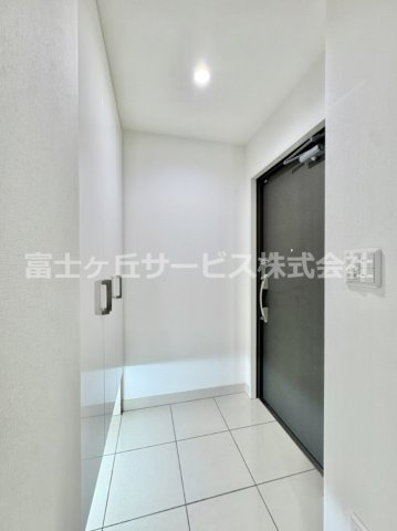 【玄関】 | シティライフ豊橋前田町 中古マンション | 収納もある玄関です