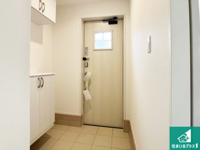 明石市魚住町西岡　新築一戸建ての玄関|シューズボックスにはたくさんの靴が収納できるので玄関周りはいつもスッキリ！ご家族が増えても安心！