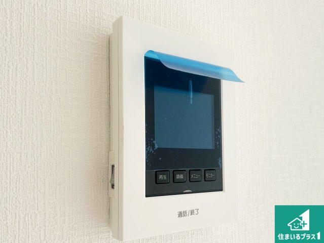 ◆阪南市箱作　第3期　新築一戸建ての防犯設備|カラーモニターインターホン！声だけでなく来訪者の姿や顔がモニターで確認できるので、小さなお子様がいらっしゃるご家庭でも安心できます！