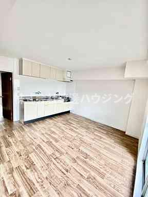 ヴェルデ本町の居間・リビング