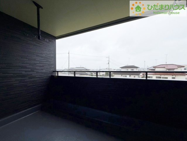那珂市菅谷19期　新築戸建　1号棟のバルコニー|人気が高いインナーバルコニーを採用♪天候を気にせず洗濯物を干せ、紫外線も気にせずに済みます(*^^)v