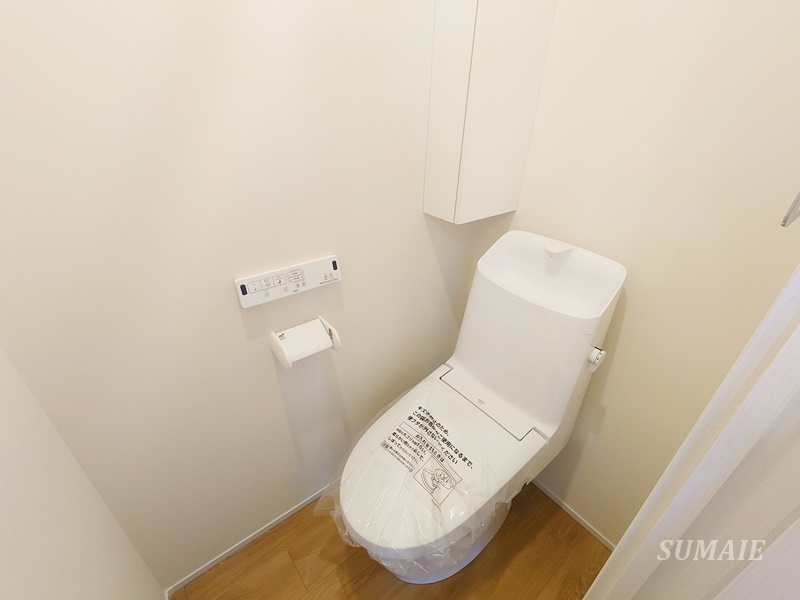 東屋アパートメントのトイレ|温水洗浄機能付きトイレです☆