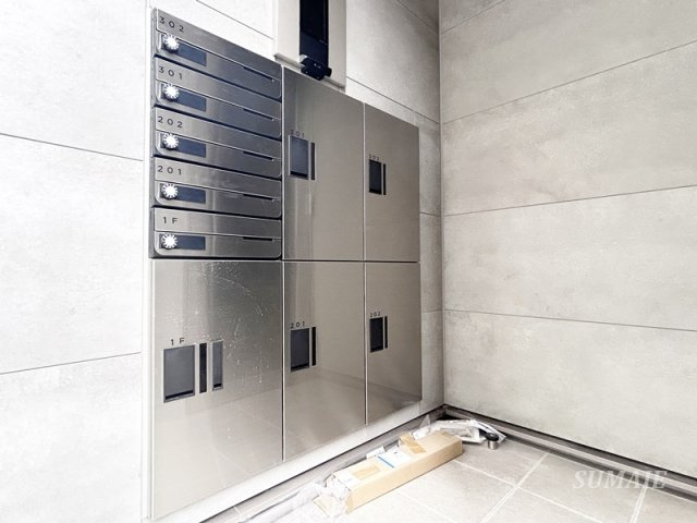東屋アパートメントのその他共用部分|ポスト・宅配ボックスです