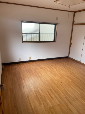下小阪1丁目貸家の洋室