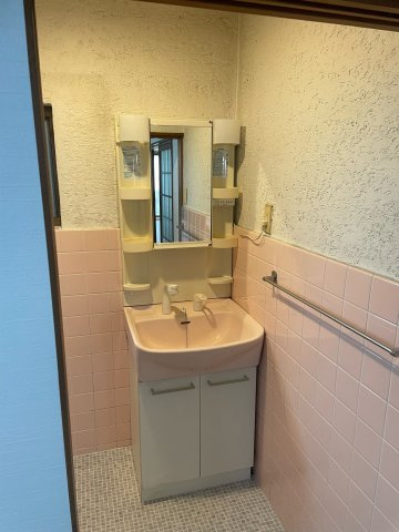 下小阪1丁目貸家の独立洗面台
