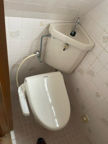 下小阪1丁目貸家のトイレ