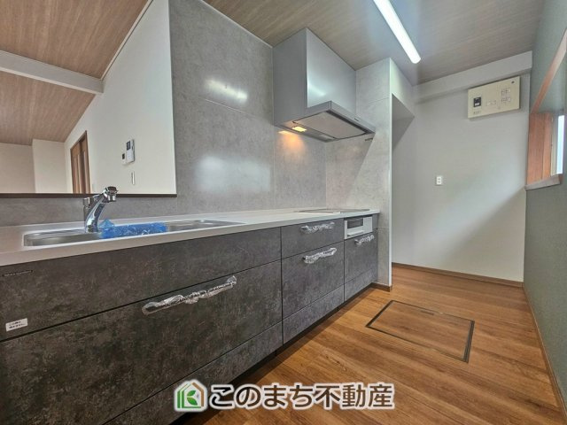 宇都宮市石井町　中古戸建のキッチン|デザイン性と機能性を兼ね備えたキッチンです。