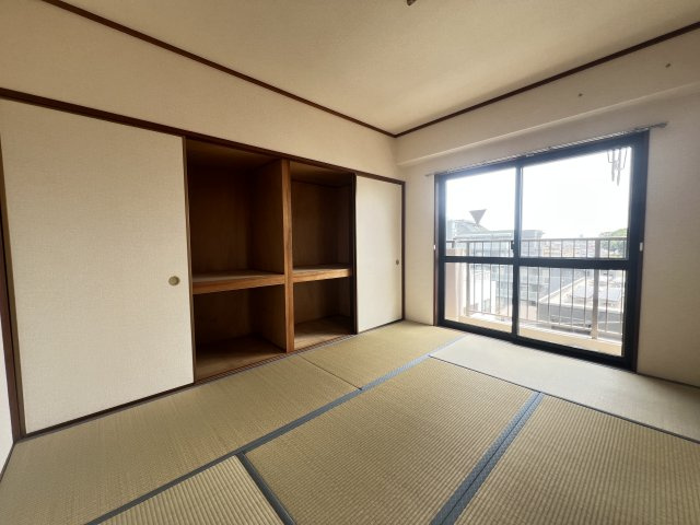 ハーヴェスト本郷の玄関
