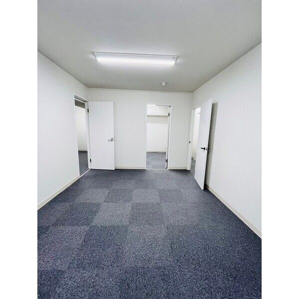大阪市淀川区西中島５丁目の店舗事務所の内装