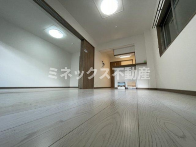 【居間・リビング】 | シャトレ末広 | 同タイプのお部屋の写真。現況を優先します。