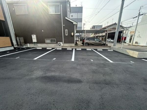 LECOCON一宮8の駐車場