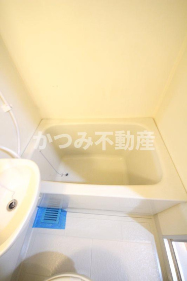 【浴室】 | カレッジハイツASAKAⅠ | 同間取り別部屋写真です。