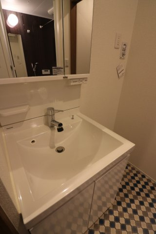 ※同じ間取りの別の部屋の写真です