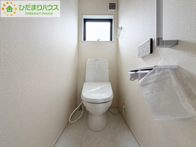 那珂市菅谷19期　新築戸建　2号棟のトイレ|トイレは1F、2F共に完備！取り合いになることがありませんね(^^)/