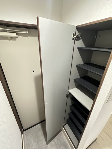 平塚市宮の前のアパートの玄関|パース