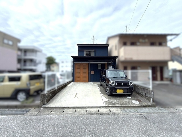 「周辺施設が10分圏内」高知市百石町3丁目　中古一戸建て