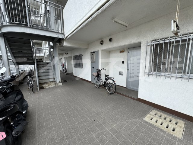 シャンポール東大阪のロビー|建物の内部です