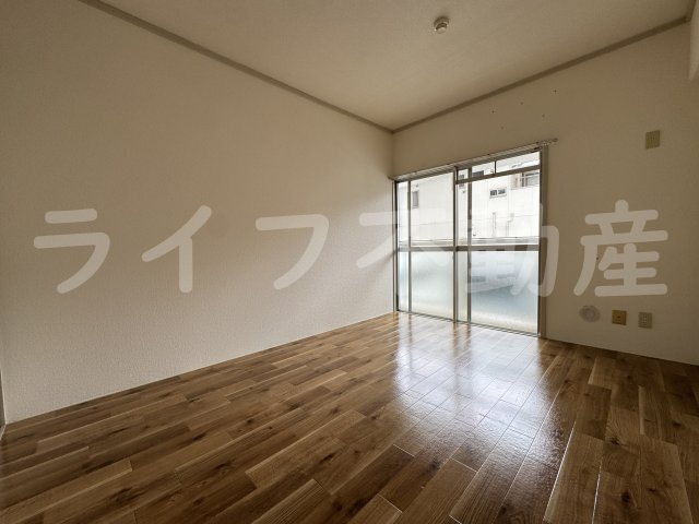 シャンポール東大阪の洋室|ゆったりした洋室です