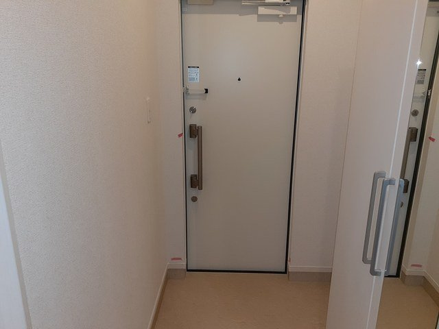 収納もある玄関です