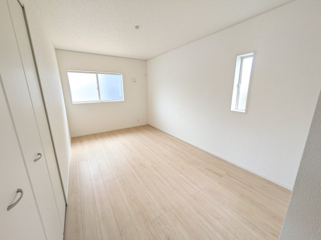 つくば市高見原　第17　新築戸建て　2号棟の洋室|２面採光で、毎朝爽やかな光を感じられます。