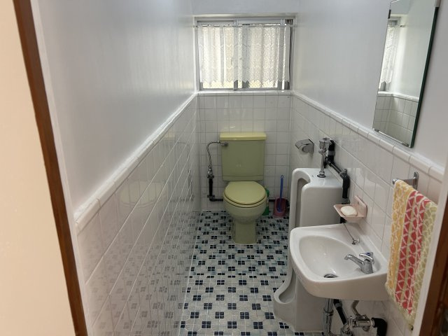 那覇市繁多川戸建のトイレ