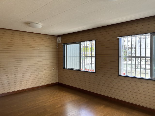 那覇市繁多川戸建の洋室