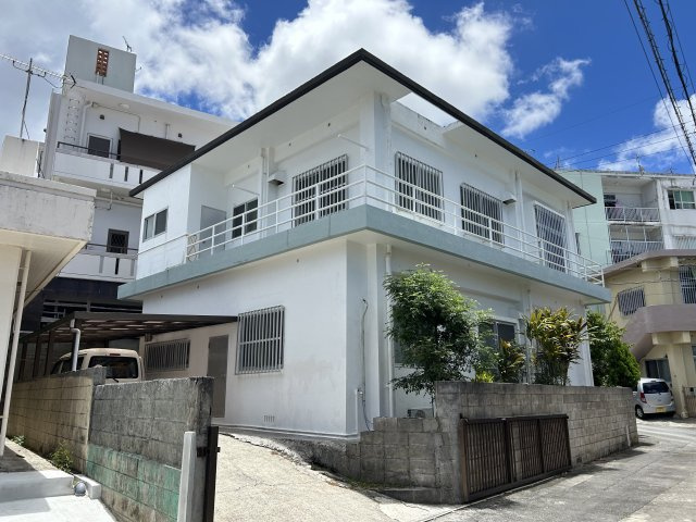 那覇市繁多川戸建の外観