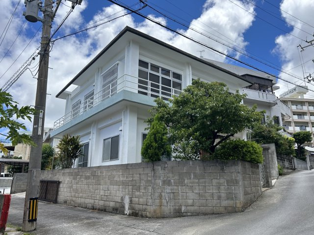 那覇市繁多川戸建の外観