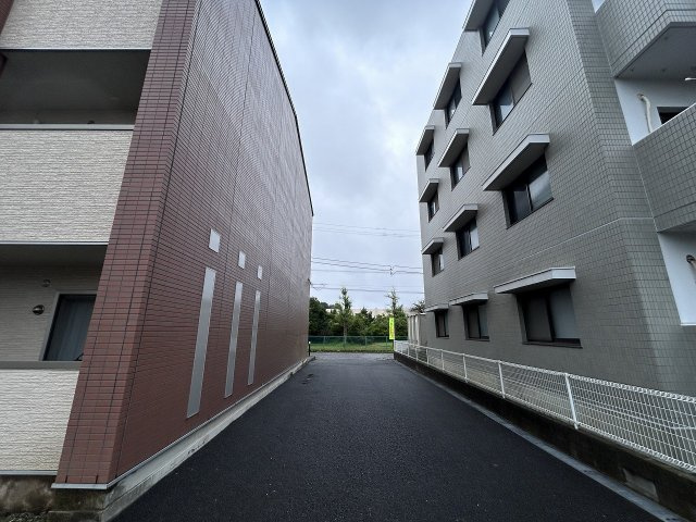 東側