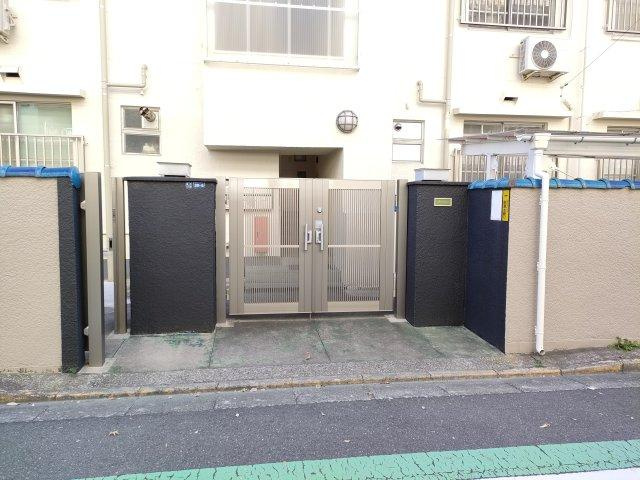グリーンハイツ奥戸のエントランス