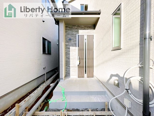 つくばみらい市富士見ヶ丘３丁目　新築戸建　B号棟のエントランス