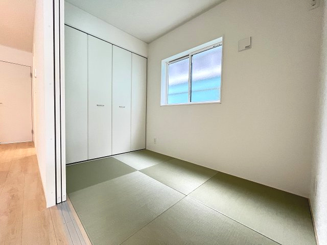 【和室】 | 春日市伯玄町2丁目第1　1号棟（全2棟）【仲介手数料無料・0円】 | 現地写真。1階和室です。