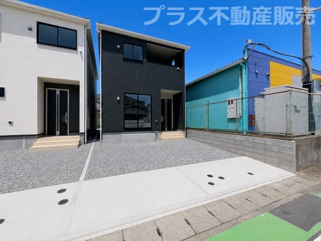 【外観】 | 春日市伯玄町2丁目第1　1号棟（全2棟）【仲介手数料無料・0円】 | 現地写真。プラス不動産販売なら、現場の全ての棟をまとめてご見学頂けます。