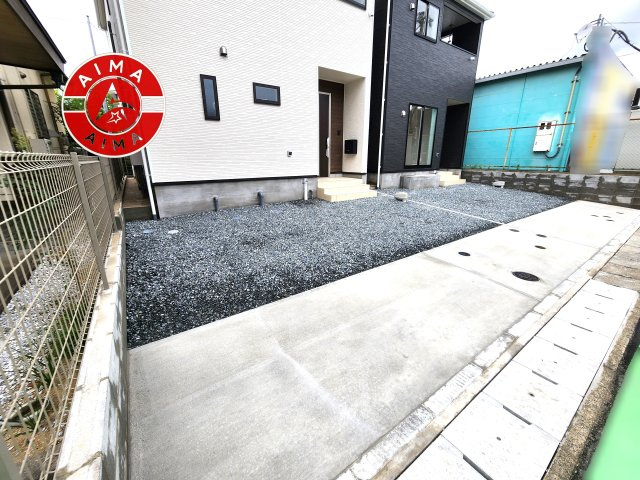春日市伯玄町2丁目第1-2棟（2号棟）の外観|広々した駐車場になります。