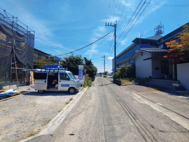三潴郡大木町大字絵下古賀の新築一戸建の前面道路含む現地写真