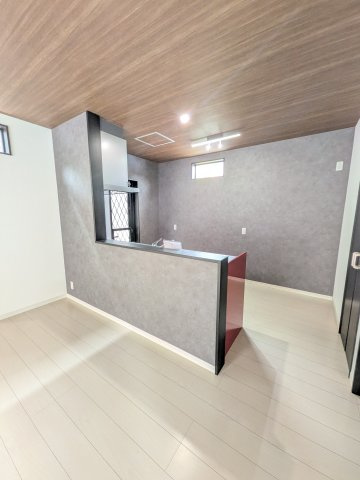 筑紫野市大字牛島の中古一戸建のキッチン|【カウンターキッチン】
カウンターキッチンで家族の会話も増え、家族の様子を一目で確認出来ます！