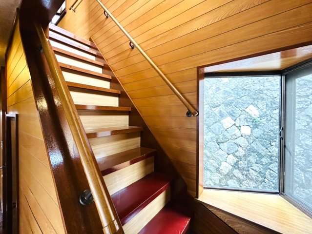 趣のある中古戸建。DIYで好きなように変身させるのもアリ！！この年代の建物だからこそ“活かし方”次第で魅せ方も大きく変えられる魔法の種。それが、『保土ケ谷区初音ケ丘』中古戸建の内装|物件の内装です