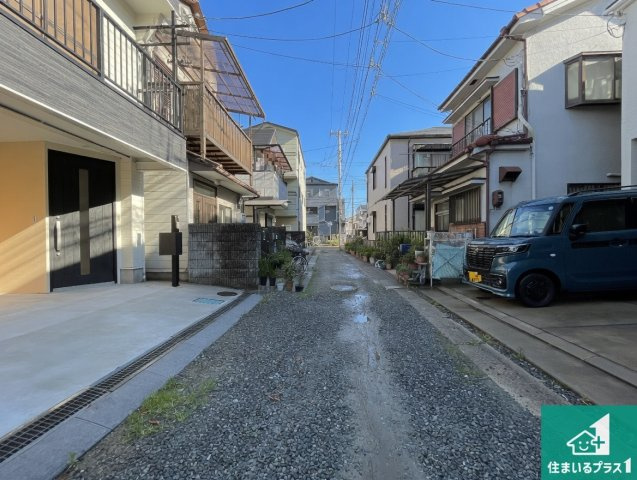 尼崎市東難波町　中古一戸建ての前面道路含む現地写真|車通りの少ない前面道路！お子様がいらっしゃるご家族でも安心！