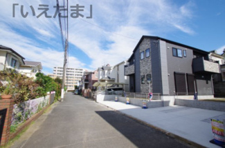 【前面道路含む現地写真】 | 【仲介手数料無料！！】八王子市絹ケ丘2丁目　新築戸建て（全1棟）1号棟　5999万円