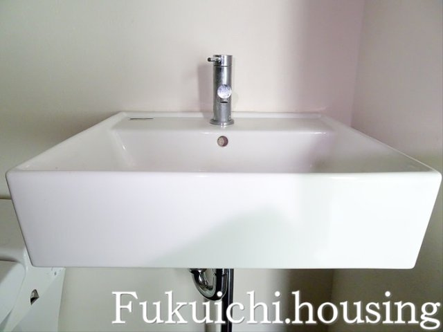 Ludens千歳台の洗面所