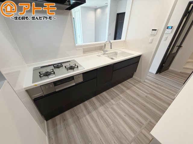 【キッチン】 | 葵区柳町　新築戸建　全1棟 | 対面式のキッチンはリビングを見渡すことができるので安心♪家族の会話も増えそうですね♪