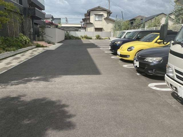 グランリジエールの駐車場