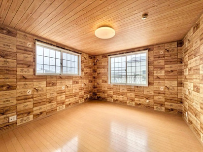 【洋室】 | 豊中市上津島３丁目中古戸建 | 現在ご返済中のカーローン・カードローン・教育ローンなどを住宅ローンに一本化したり、家具家電購入費用・引越し費用を住宅ローンと組み合わせるなど、お客さまにメリットの多い住宅ローンのご提案が可能です。