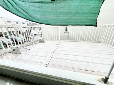 【バルコニー】 | 豊中市上津島３丁目中古戸建 | こちらのサイトに掲載されている全ての物件が、当社にてご紹介可能です！気になる物件がありましたら、弊社スタッフまでお気軽にお問合せ下さいま