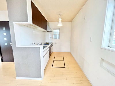 【内装】 | 豊中市上津島３丁目中古戸建 | 現在ご返済中のカーローン・カードローン・教育ローンなどを住宅ローンに一本化したり、家具家電購入費用・引越し費用を住宅ローンと組み合わせるなど、お客さまにメリットの多い住宅ローンのご提案が可能です。