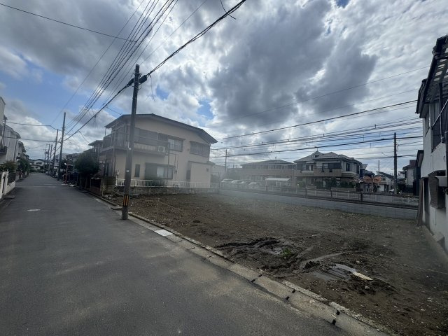 日野市南平７丁目の前面道路含む現地写真