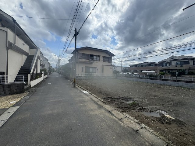 日野市南平７丁目の前面道路含む現地写真