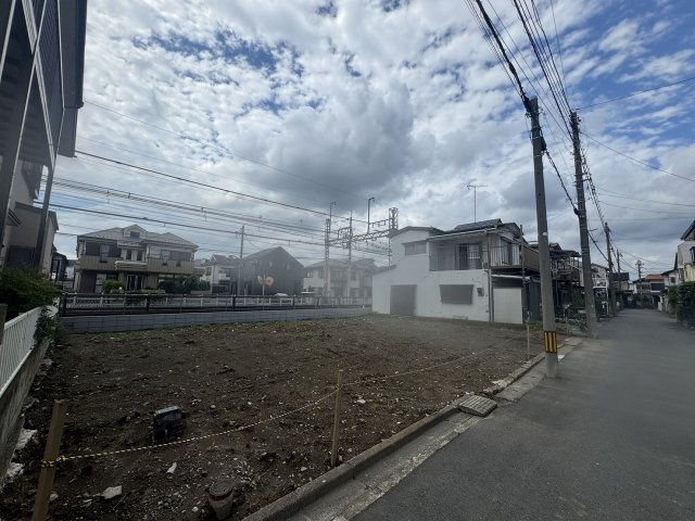 日野市南平７丁目の前面道路含む現地写真
