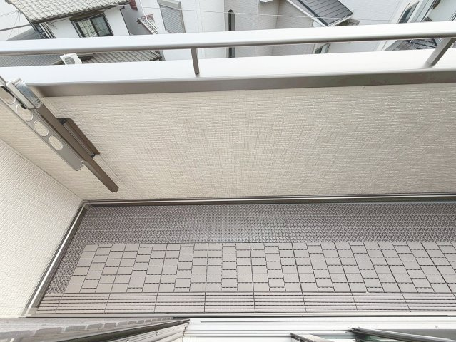 LA　GLAYCYNE逆瀬川のバルコニー